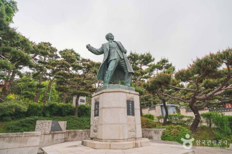 [예스키즈존] 이봉창 의사 동상