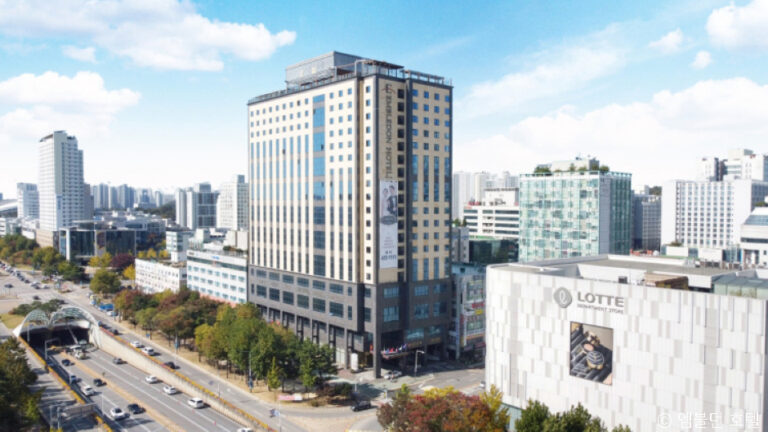 [예스키즈존] 엠블던호텔